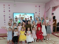 Конкурс чтецов "Родные люди"